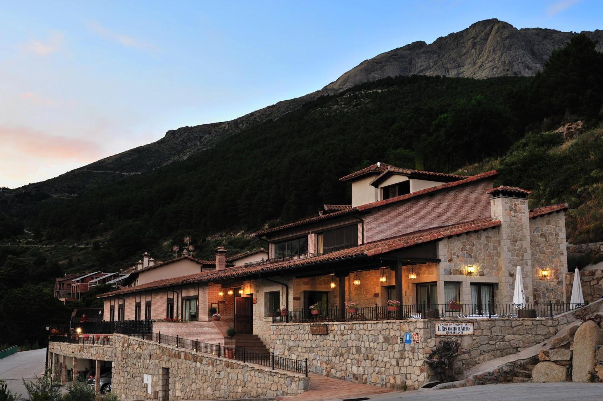Hotel Rural Y Restaurante, Rinconcito De Gredos Cuevas Del Valle Bagian luar foto